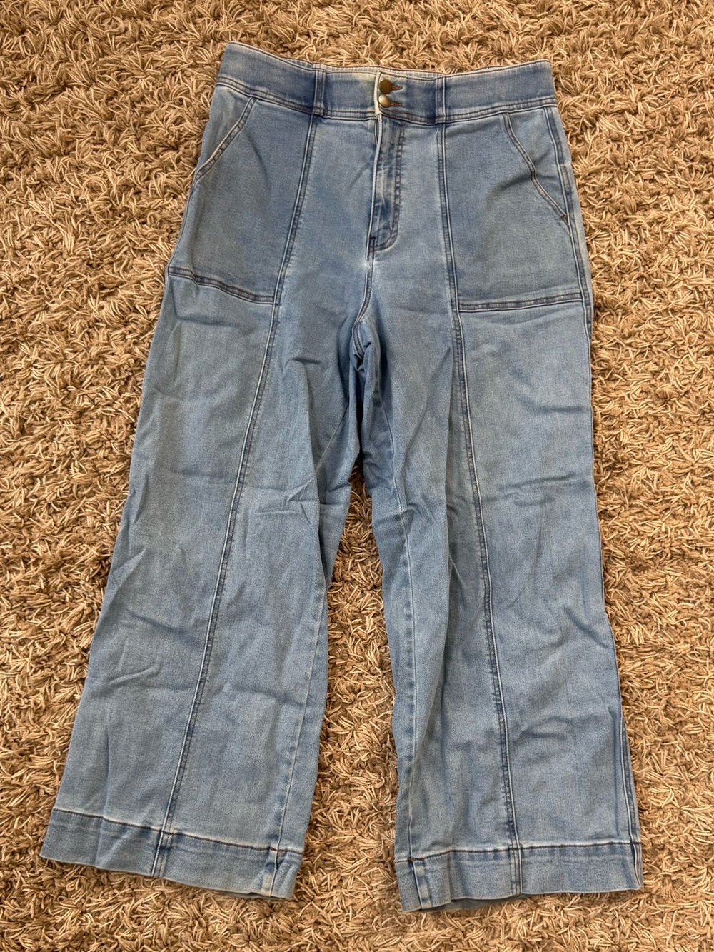 Cropped Light Blue Wide-Leg Jeans